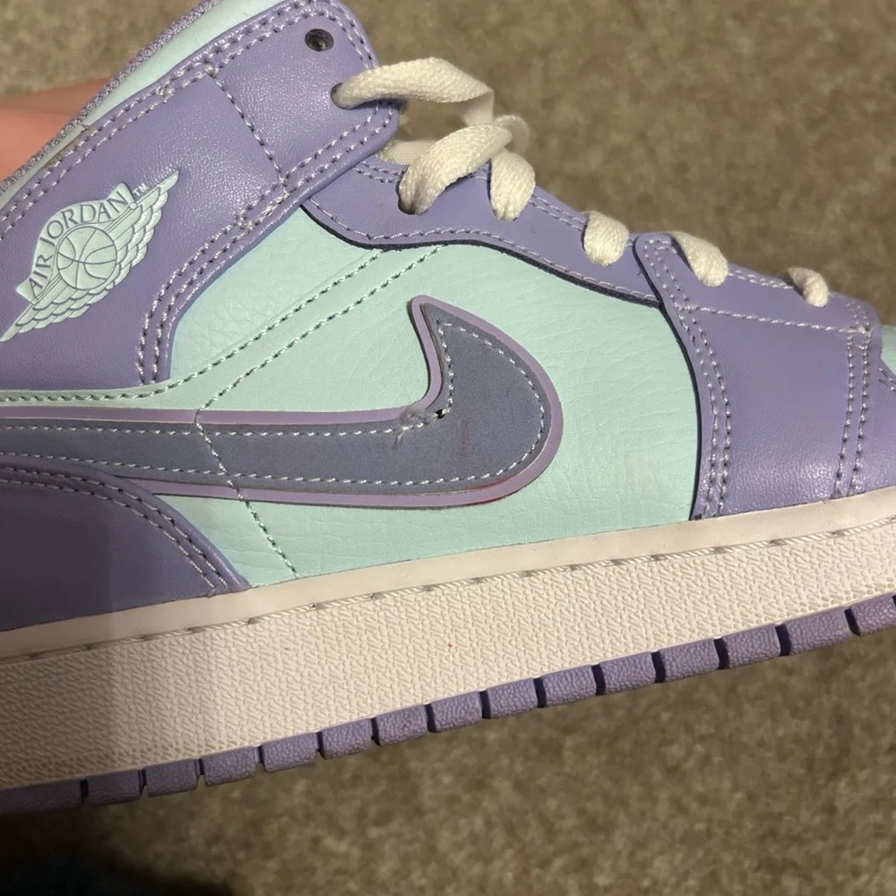 Jordan 1 Mid - Picture 6 of 6